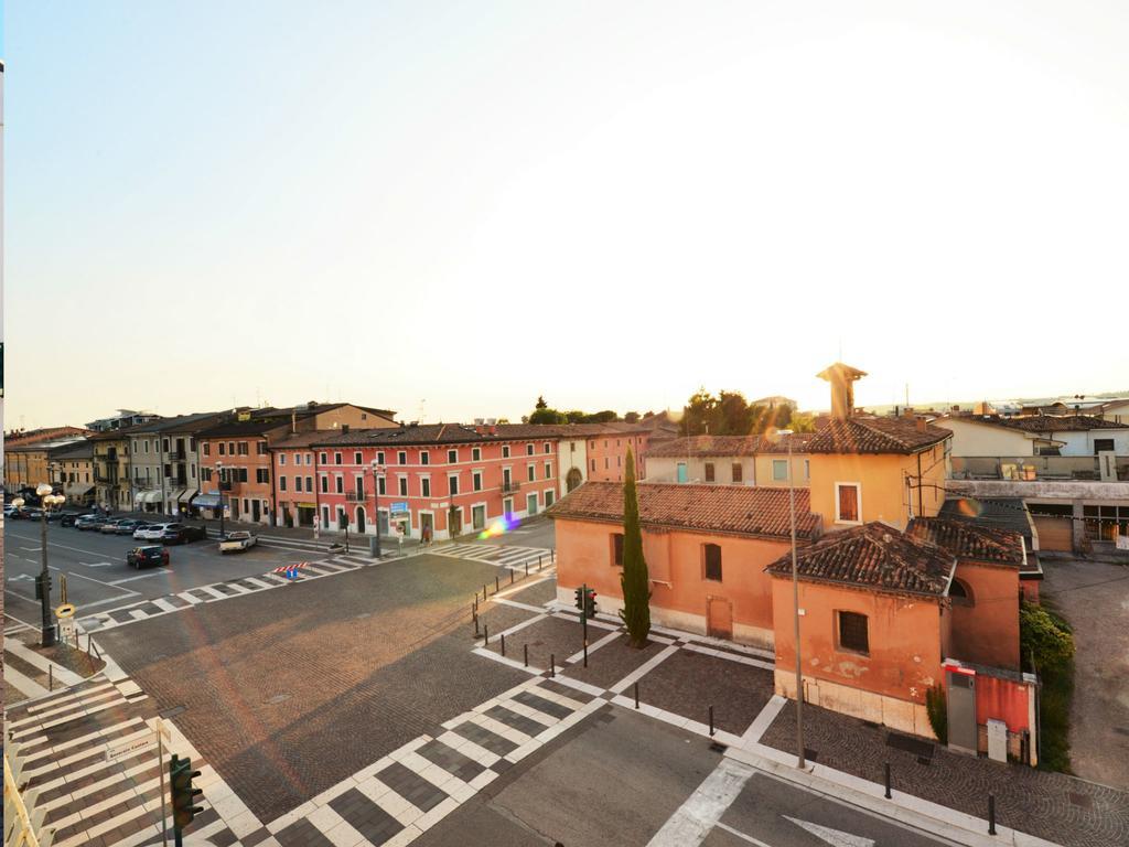 Ferienwohnung Residenza Emma Villafranca di Verona Exterior foto